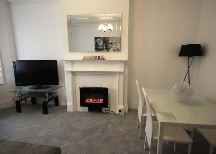 Spacious One Bed With Hot Tub And Garden